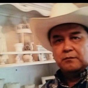 Meet your Posher, Sixto